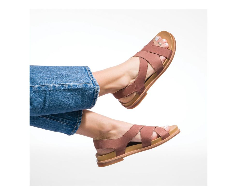 Hush Puppies Lilly Criss Cross Sandal Black Leather | Women Sandals