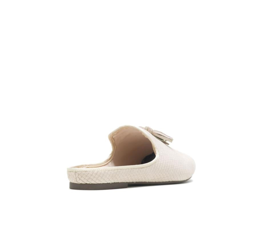 Hush Puppies Sadie Tassel Mule Eggnog Cobra Leather | Women Flats &amp; Slip-Ons