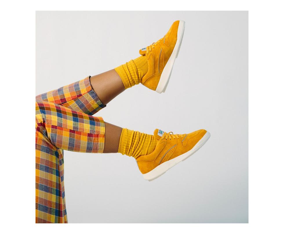 Hush Puppies Upbeat Golden Sun Suede | Women Sneakers